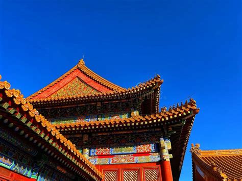 Usher's Unexpected Performance at the Forbidden City: A Cultural Fusion Fiesta or a Controversial Caper?